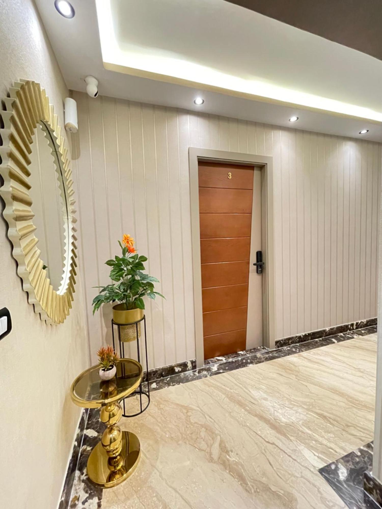 Luxury House 1200-4 Apartment *